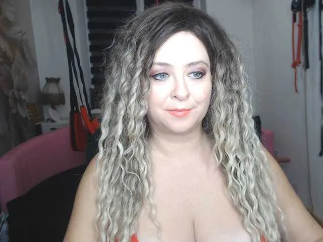 Live sex webcam photo for missGODDESS #292381885
