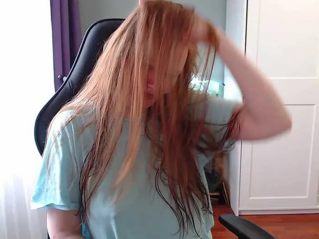 Live sex webcam photo for missInari #291144988