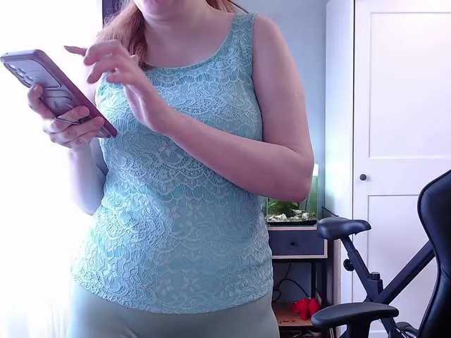 Live sex webcam photo for missInari #291391929