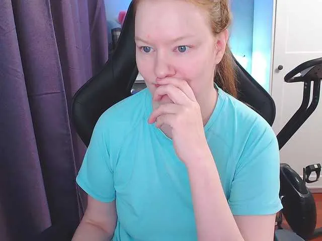 Live sex webcam photo for missInari #292237452