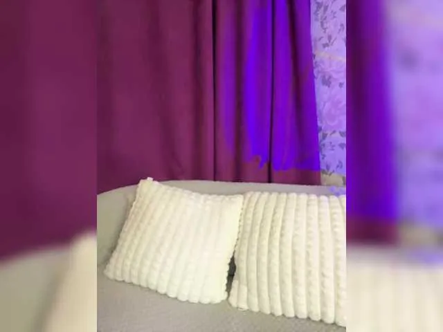 Live sex webcam photo for missJasmine07 #291671895