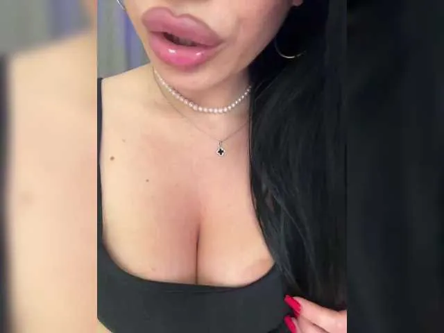 Live sex webcam photo for missJasmine07 #292083985