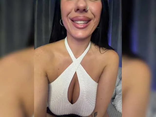 Live sex webcam photo for missJasmine07 #293957546