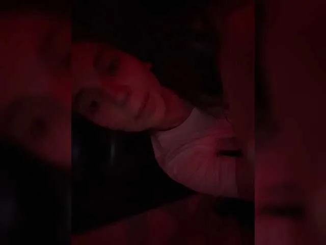 Live sex webcam photo for missarxideya1 #273747666