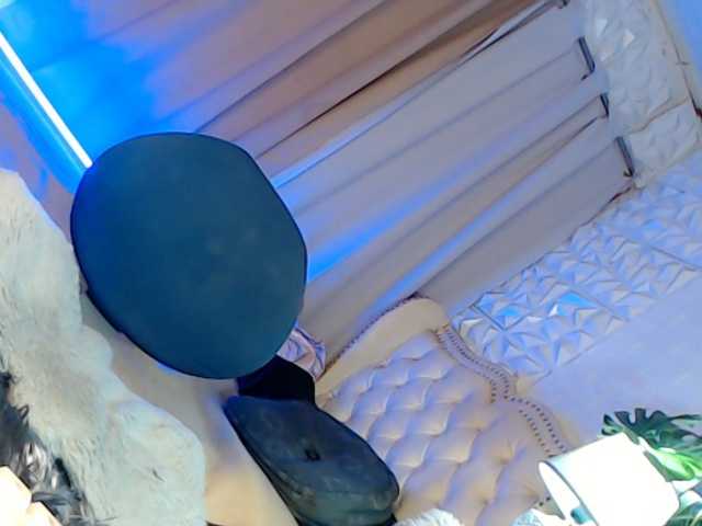 Live sex webcam photo for misscumshot #290704228