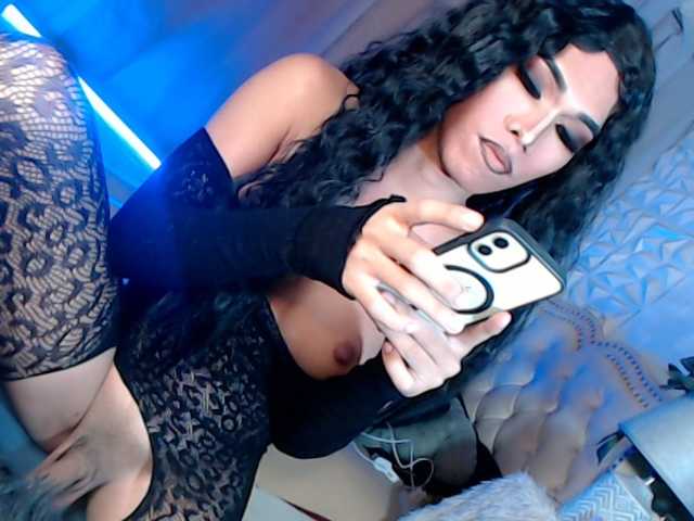 Live sex webcam photo for misscumshot #290812991