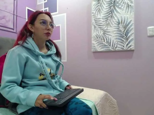 Live sex webcam photo for missmagiic #274055261