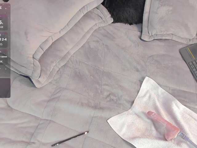 Live sex webcam photo for missmegaan #290420435