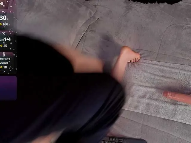 Live sex webcam photo for missmegaan #292050140