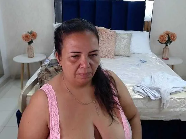 Live sex webcam photo for misspenelopenipples #277729343