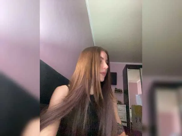 Live sex webcam photo for missvi1 #277890213