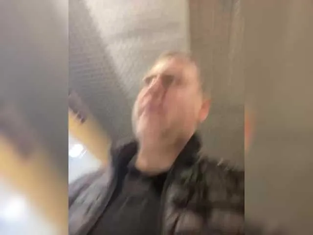 Live sex webcam photo for misterxxx26 #290887228