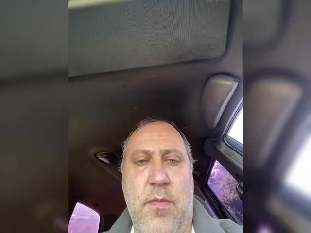 Live sex webcam photo for misterxxx26 #290982528