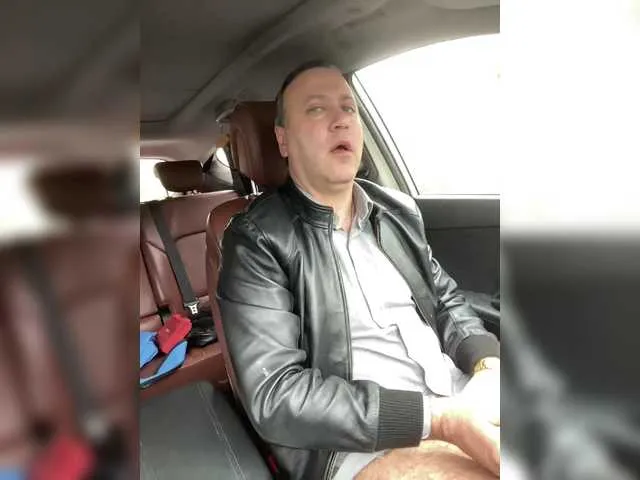 Live sex webcam photo for misterxxx26 #291042375