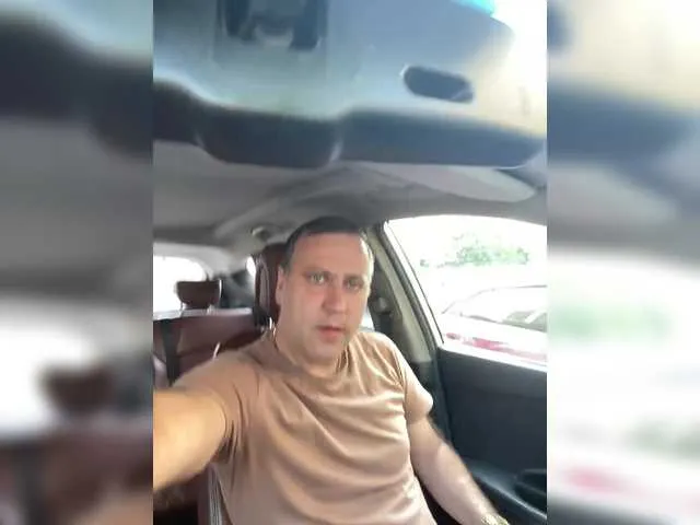 Live sex webcam photo for misterxxx26 #291177510