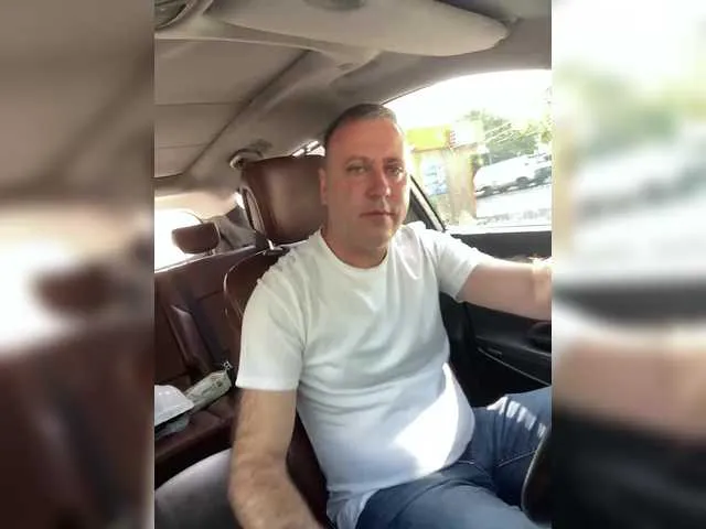 Live sex webcam photo for misterxxx26 #291317597