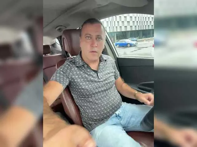 Live sex webcam photo for misterxxx26 #291713029