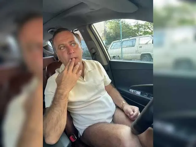 Live sex webcam photo for misterxxx26 #291757557