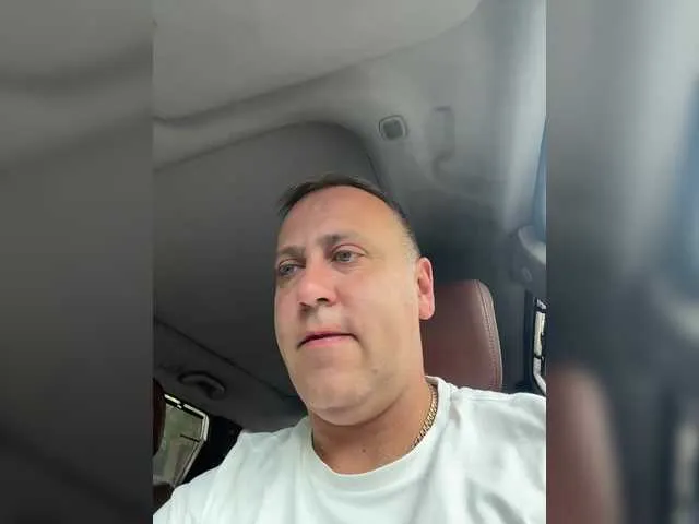 Live sex webcam photo for misterxxx26 #291870514