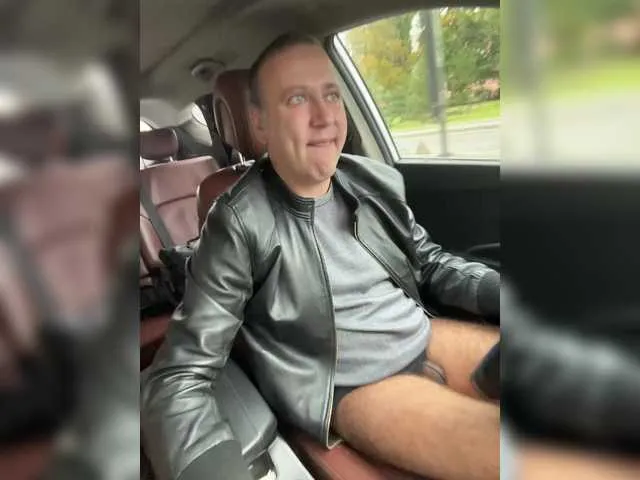 Live sex webcam photo for misterxxx26 #292059633