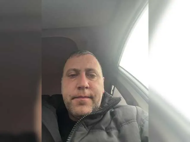 Live sex webcam photo for misterxxx26 #292235441