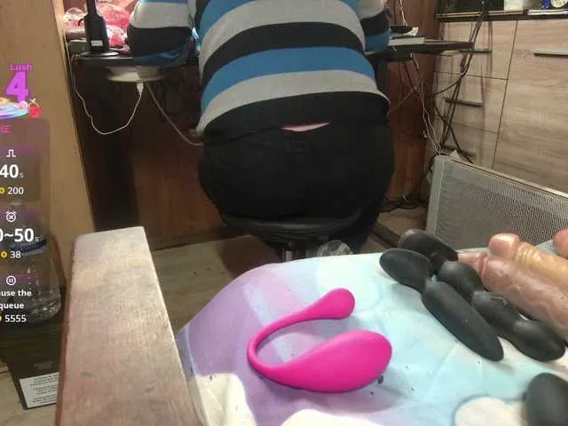 Live sex webcam photo for misteryman1956 #292505660