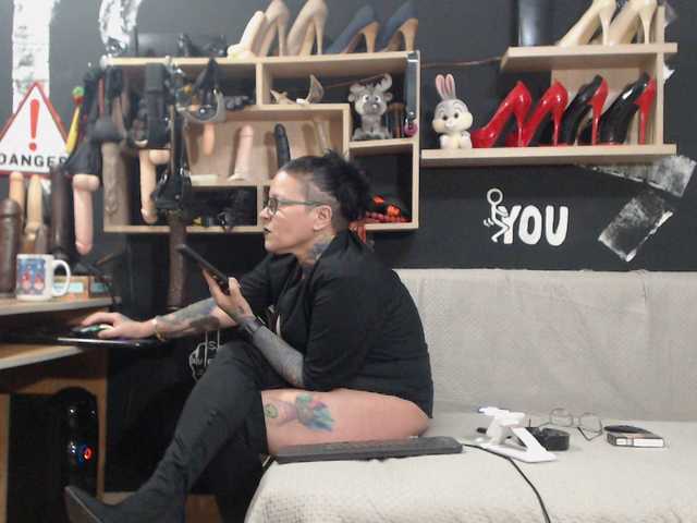 Live sex webcam photo for mistressmiry #272683590