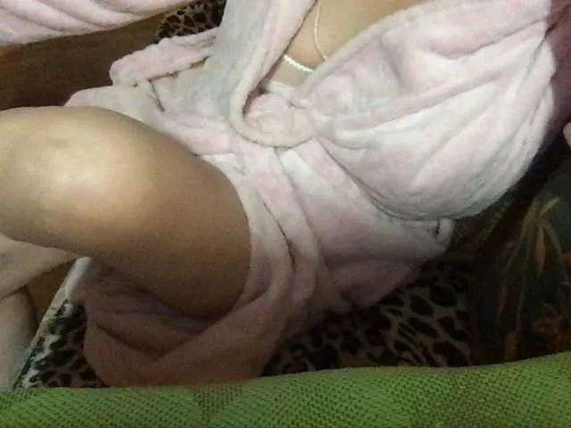 Live sex webcam photo for mmiissiiss1 #290334377
