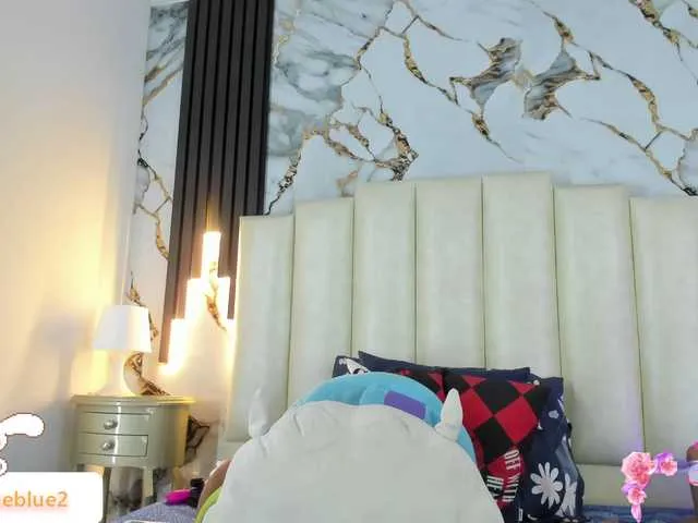 Live sex webcam photo for mollieblue69 #292270317