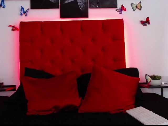 Live sex webcam photo for moly-blondd #273183644