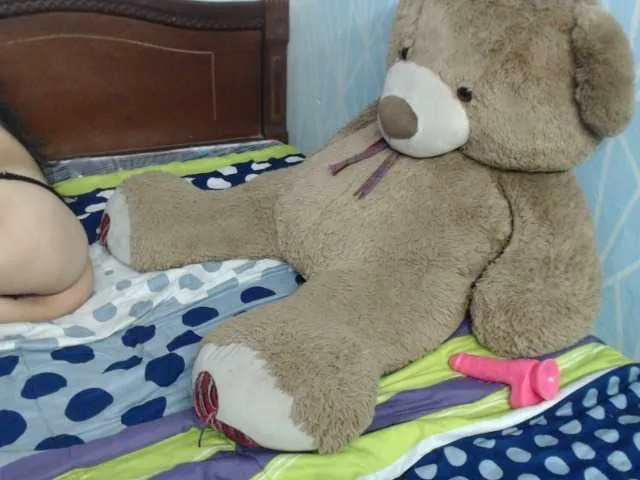 Live sex webcam photo for moly-grey #275504533