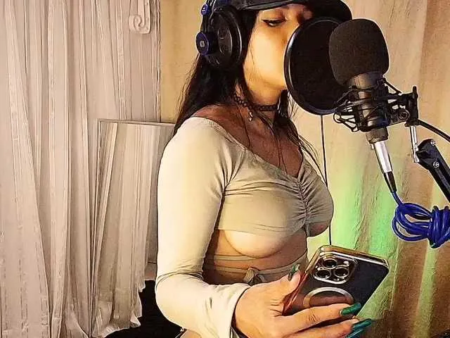 Live sex webcam photo for mommyjeva #292404689