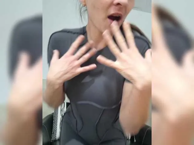 Live sex webcam photo for monikaG #292348237