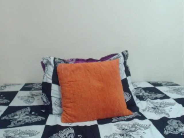 Live sex webcam photo for moniqdiamond #272570148
