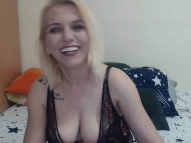 Live sex webcam photo for moniqdiamond #273387469