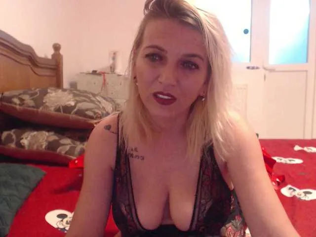 Live sex webcam photo for moniqdiamond #274569987
