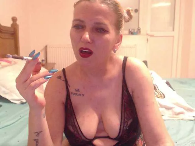 Live sex webcam photo for moniqdiamond #275482999