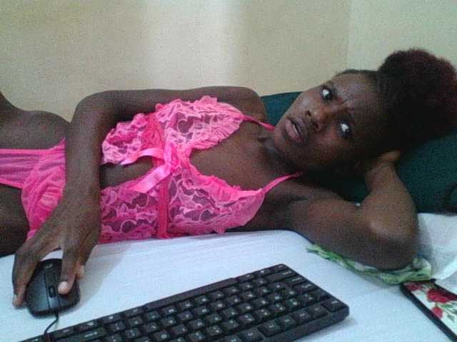 Live sex webcam photo for monnxy #273729889