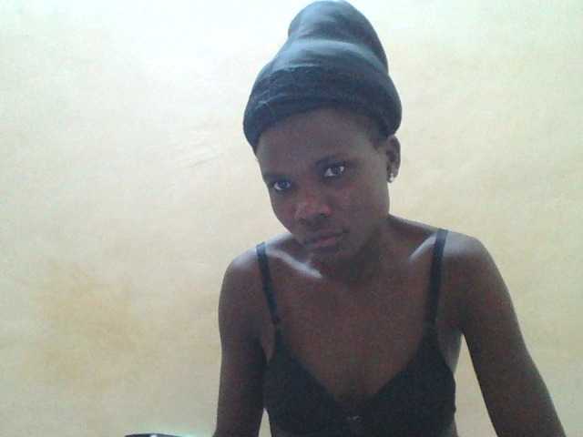 Live sex webcam photo for monnxy #274250787