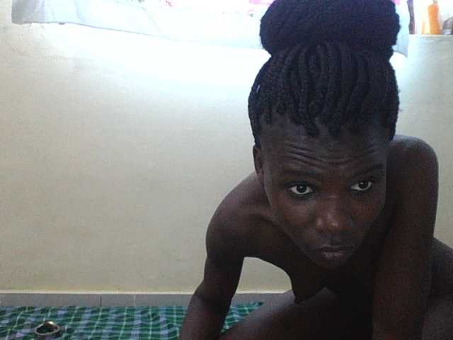 Live sex webcam photo for monnxy #274449934