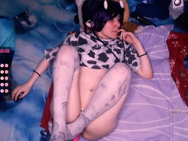 Live sex webcam photo for moon-shy #271703496