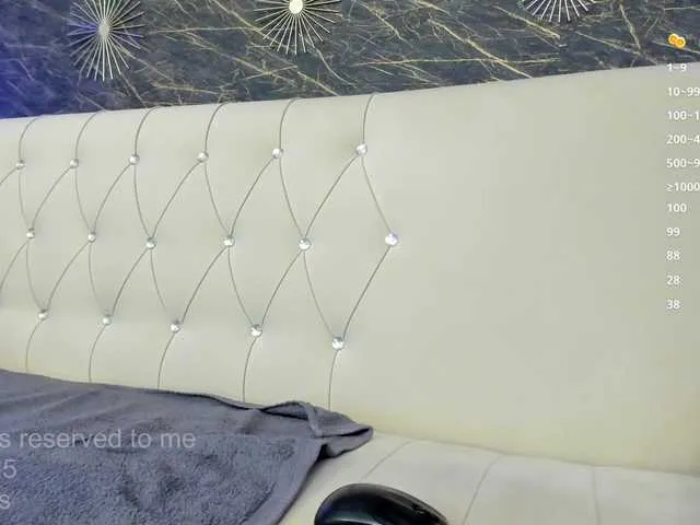 Live sex webcam photo for moonaray #290680411