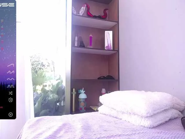 Live sex webcam photo for moonn-26 #274078084