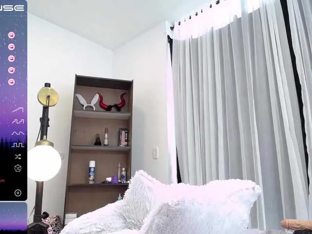 Live sex webcam photo for moonn-26 #274322606