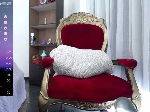 Live sex webcam photo for moonn-26 #274535747