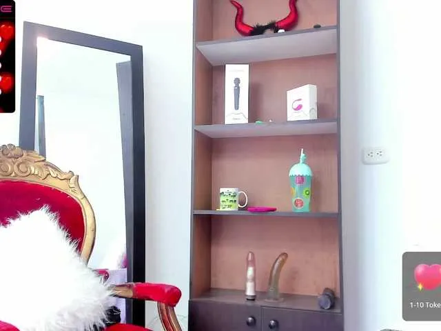 Live sex webcam photo for moonn-26 #275490970