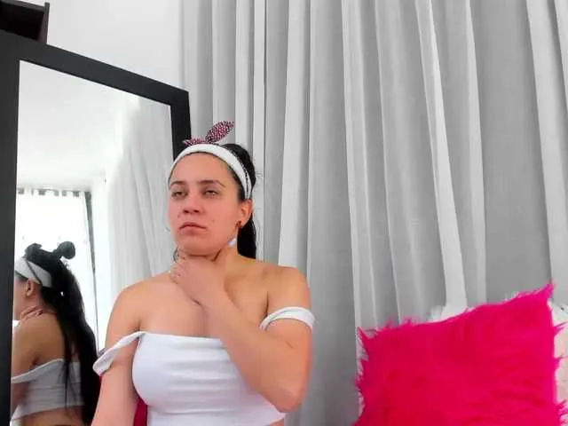 Live sex webcam photo for moonn-26 #277099524