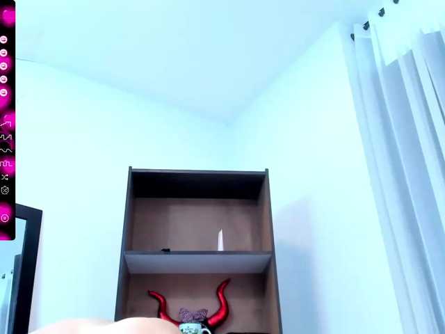 Live sex webcam photo for moonn-26 #277262625