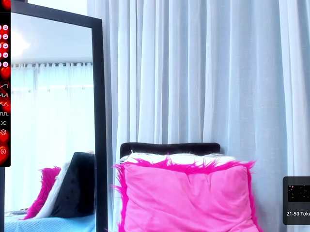 Live sex webcam photo for moonn-26 #277339750