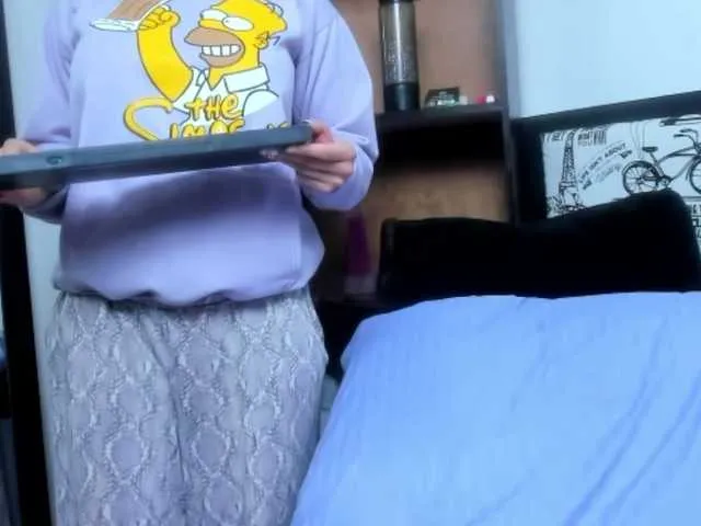 Live sex webcam photo for moonn-26 #290407580